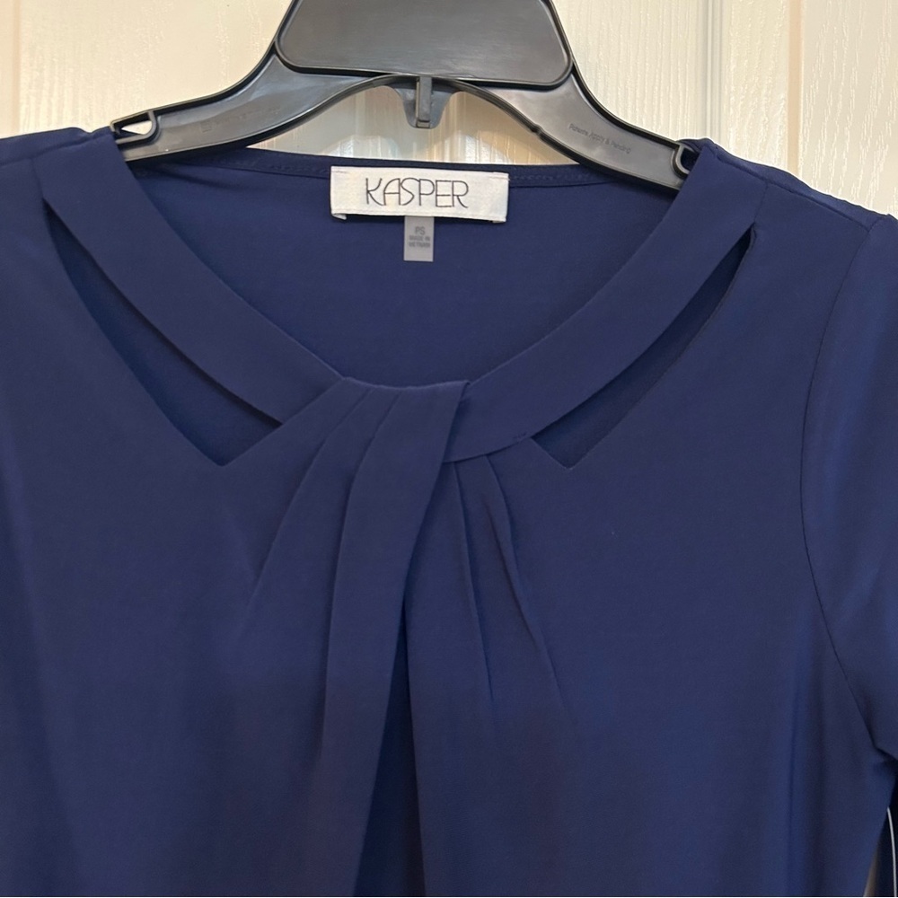 Kasper Three Quarter Sleeve Twist Neck Top in Navy Size SP - Picture 7 of 10